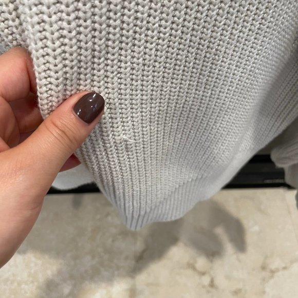 SOLD!!! Brandy Melville Sweater - Picture 4 of 5